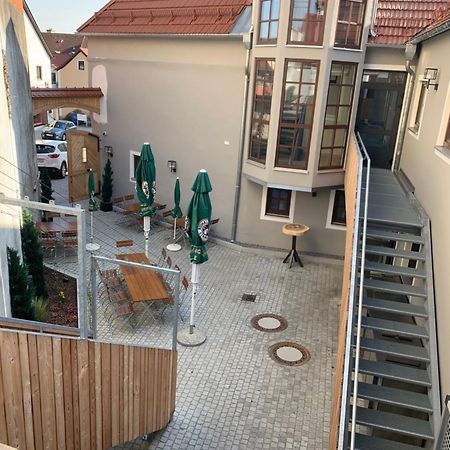 Hotelgasthof Kirchenwirt Schierling Bagian luar foto