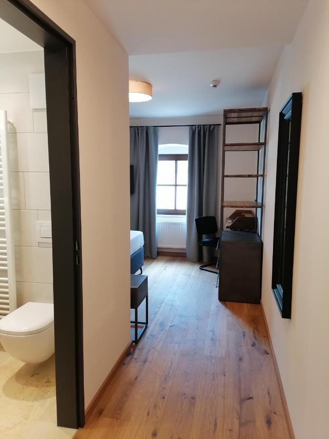 Hotelgasthof Kirchenwirt Schierling Bagian luar foto