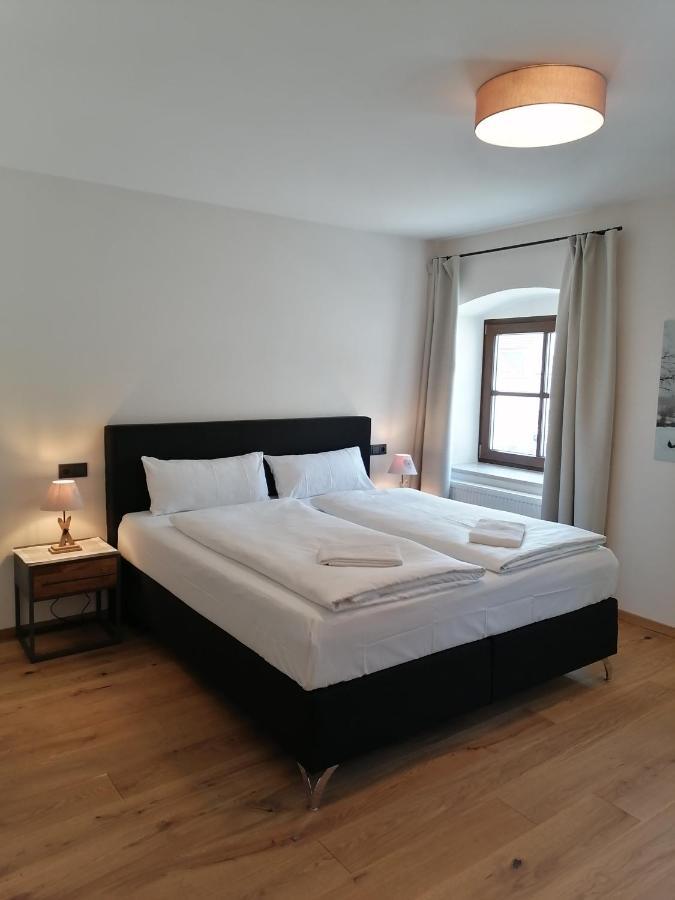Hotelgasthof Kirchenwirt Schierling Bagian luar foto
