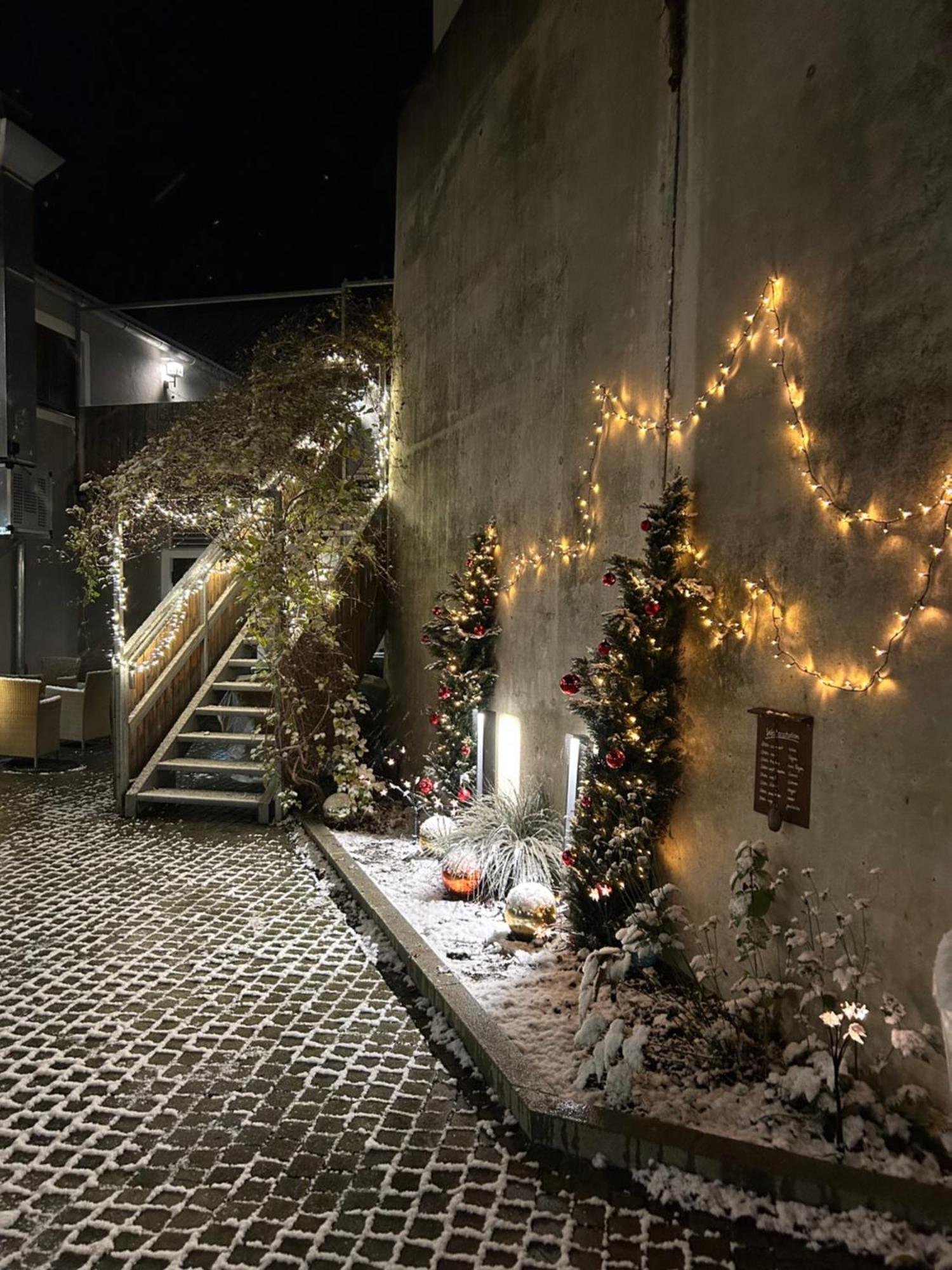 Hotelgasthof Kirchenwirt Schierling Bagian luar foto
